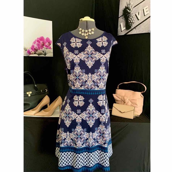 New York & Company Dresses & Skirts - SUMMER 🌴 New York and Company Geometric Patterned Dress